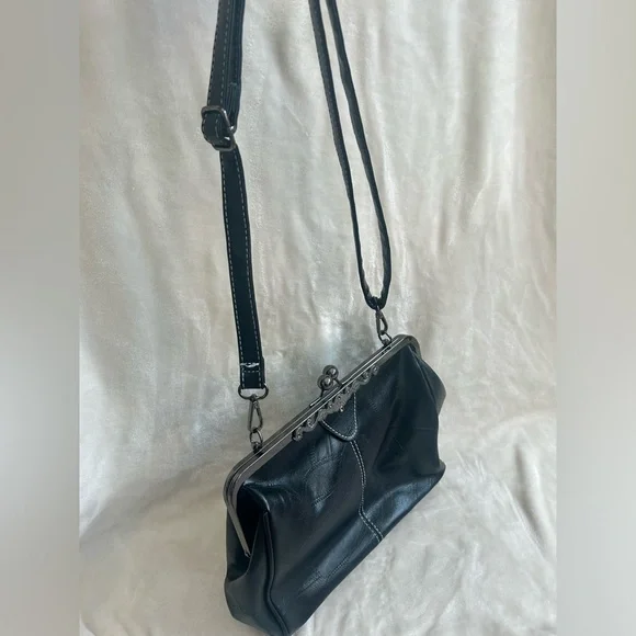 Black Purse - Picture 2 of 5